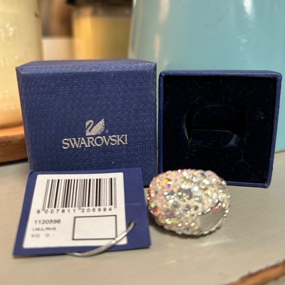 Swarovski x Hello Kitty Collaboration Chic Ring - Picture 15 of 16